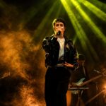 Oskar Cyms podczas koncertu – zdjęcie archiwalne z Dni Przasnysza 2026