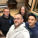 Czterech muzyków nowego składu zespołu Lunatic Soul w studiu nagraniowym