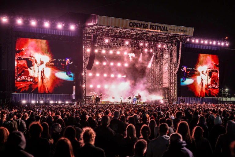 Publiczność na Open’er Festival 2026 w Gdyni – archiwalne zdjęcie festiwalowe