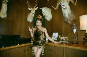 Slayyyter – zdjęcie promocyjne singla i think he's got a girl