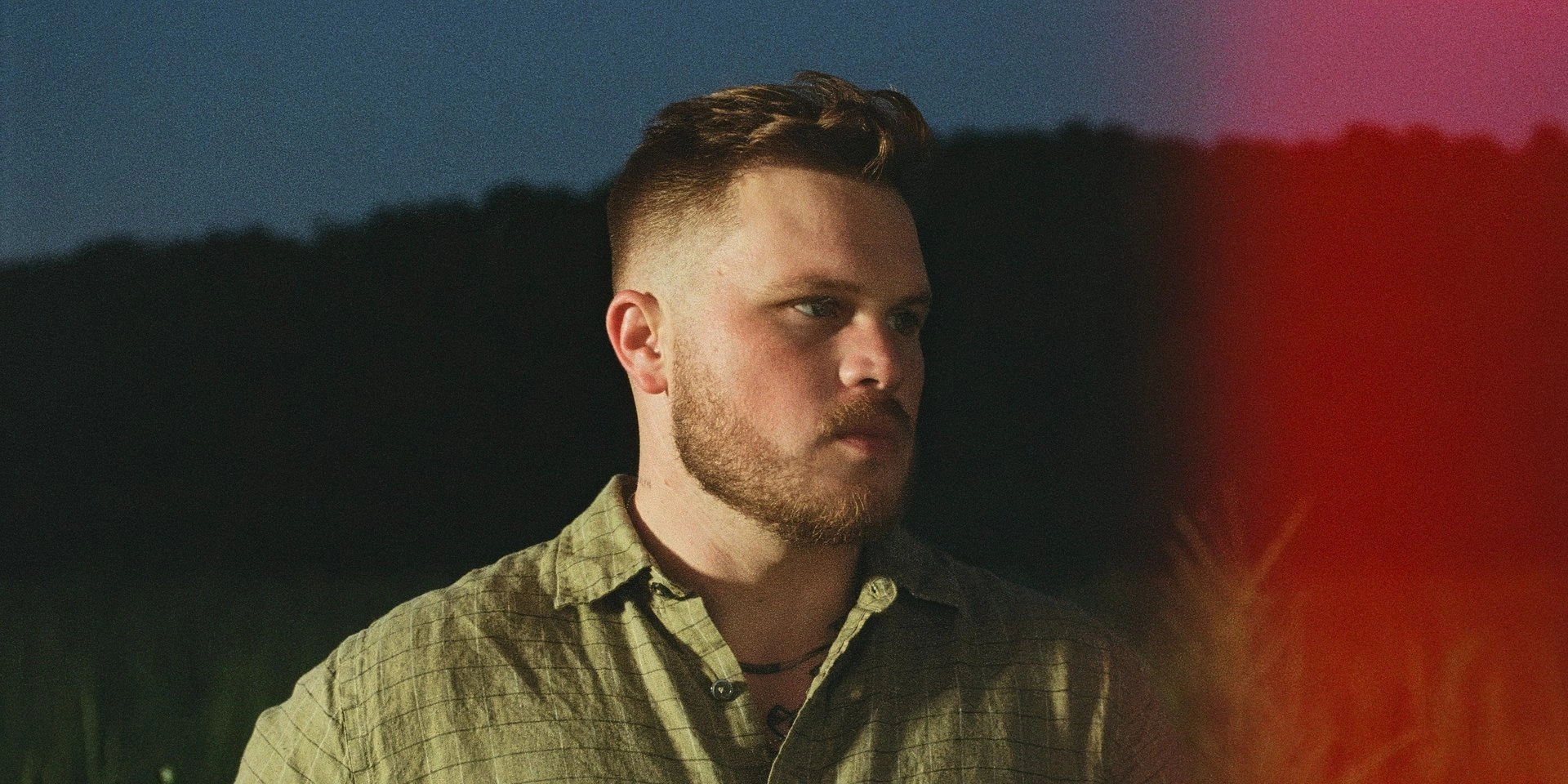 Grafika promocyjna Warner Music Poland towarzysząca premierze EP-ki Young Manhood and Other Donatable Organs